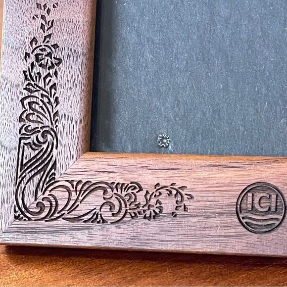 Vintage Amerigo Lasercraft 5” x 7” Laser Cut Wooden Photo Frame - Picture 5 of 11